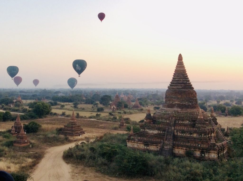 バガンのサンライズ